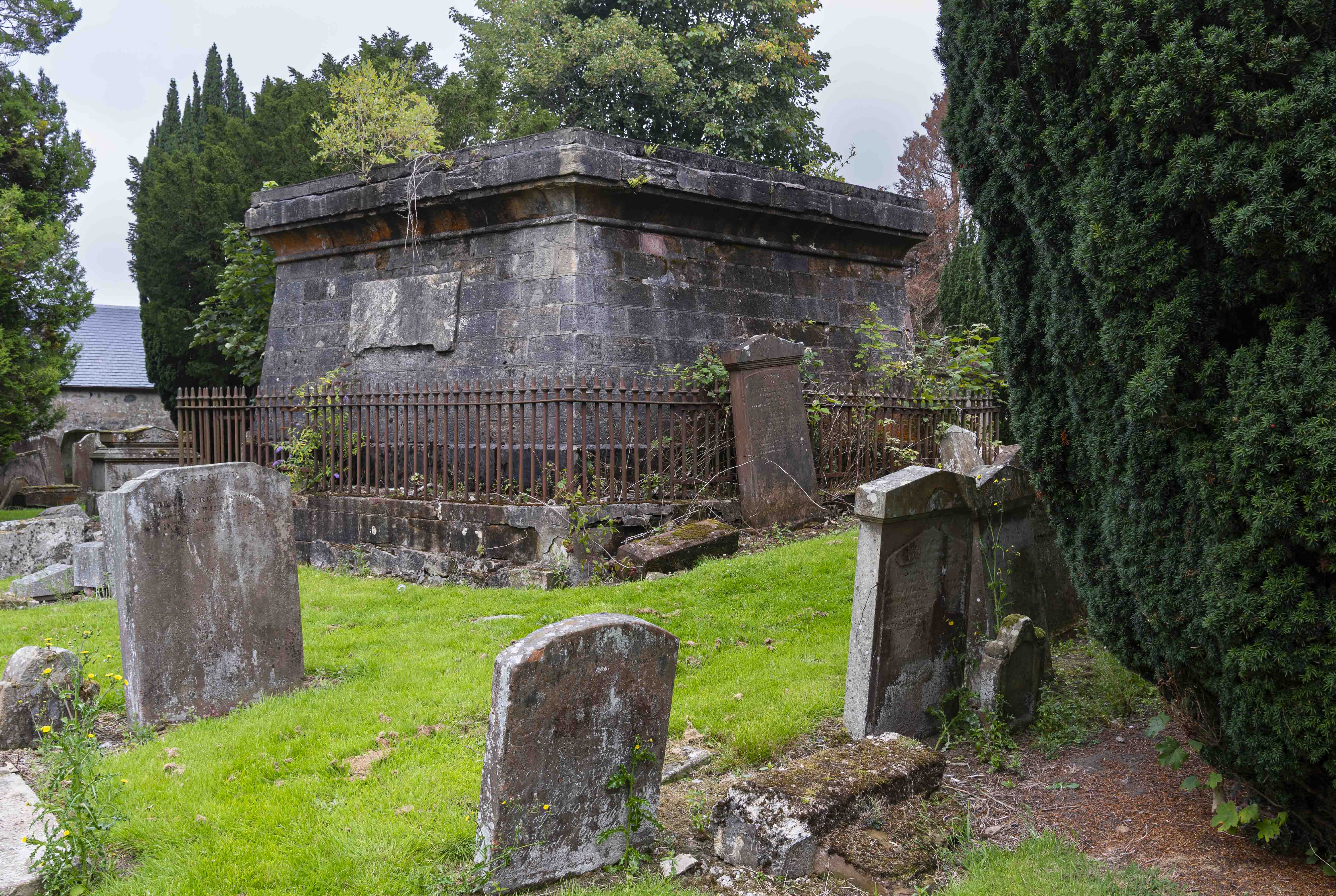 The rear of the mausoleum at Dalmellington Old Kirkyard.